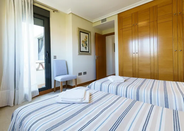 아파트 Sunset Seaview Corner With Pool - Happy