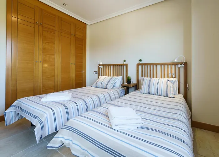 아파트 Sunset Seaview Corner With Pool - Happy